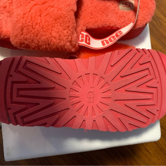 Preloved Ugg Slippers - Picture 4 of 4